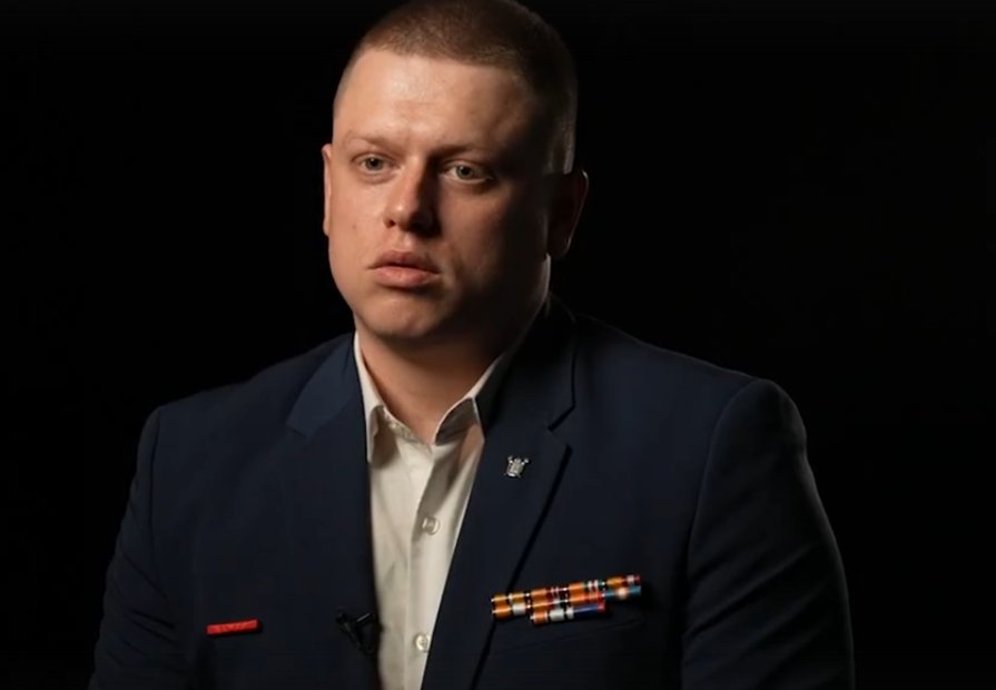 "Дадим слово Героям!": известный блогер о том, почему ушёл на СВО и как спасал раненых - Интервьюером седьмой серии третьего сезона проекта «Дадим слово Героям!» стал Игорь Шумилин, который