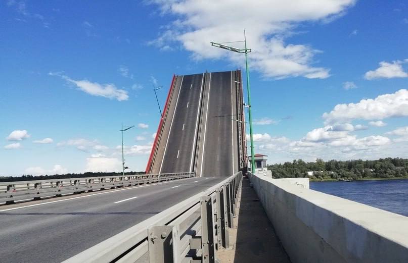 Ладожский мост разведут 17 сентября на 45 минут