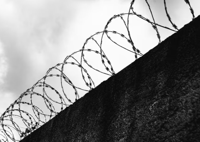 Заключенный в США 42 года ждал смертной казни, но умер от старости - Американец Фред Синглтон получил приговор еще в 1983 году, но смертную казнь ему так и не провели.