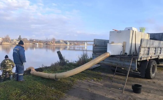В реку Сясь выпустили 1600 сеголеток ладожского сига - Специалисты регионального Управления ветеринарии контролировали весь процесс — от согласования до са