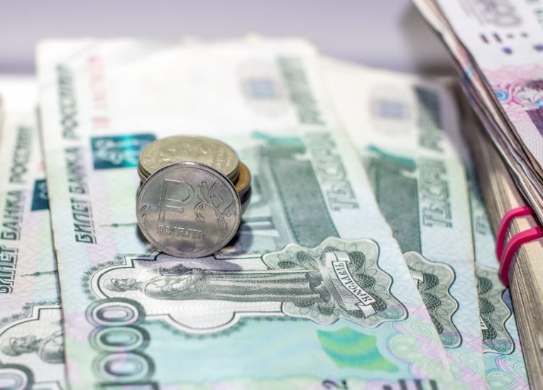 В Думе предложили изымать пенсии иноагентов и перечислять их на спецсчета - Спикер парламента считает несправедливым, что предавшие страну личность продолжают пользоваться ее б