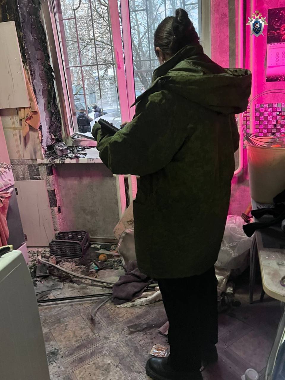 Петербургскую школьницу подозревают в убийстве матери - Тело женщины с колото-резаной раной шеи обнаружили 26 ноября в квартире на улице Ковалевской.