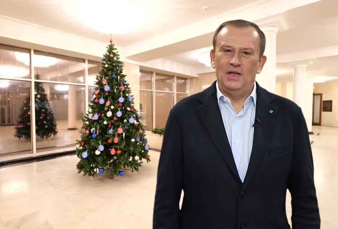 Александр Дрозденко дал старт ленинградской "Елке желаний" - Новогодняя акция "Елка желаний" стартовала в Ленинградской области.