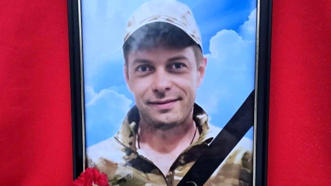 Тихвин простился с участником СВО Артемом Петровым - 29 декабря прошла церемония прощания с военнослужащим, погибшим при исполнении воинского долга.