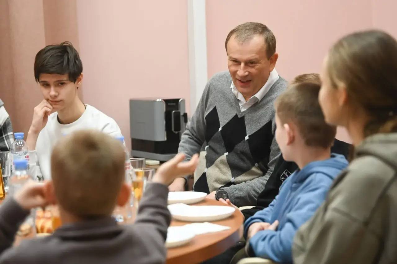 В Ленобласть на губернаторскую елку приехали дети из Енакиево - Для ребят подготовлена насыщенная программа.