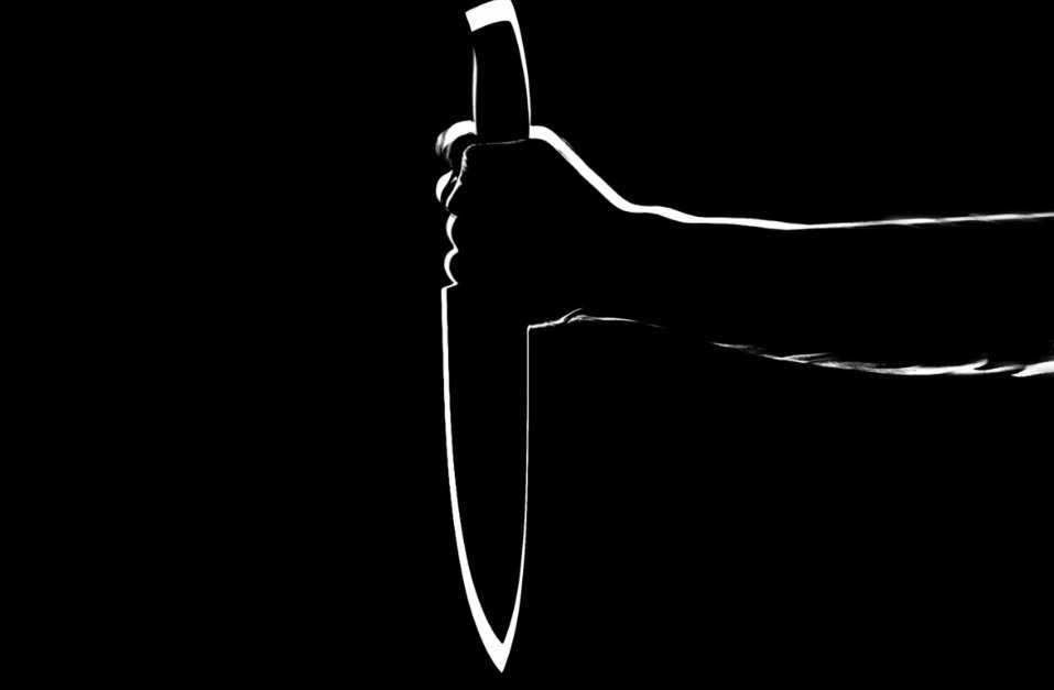 Пострадавшую от подростка с ножом учительницу петербургской школы выписали из больницы - Учитель математики, получившая несколько ударов ножом, уже находится дома. Она в удовлетворительном