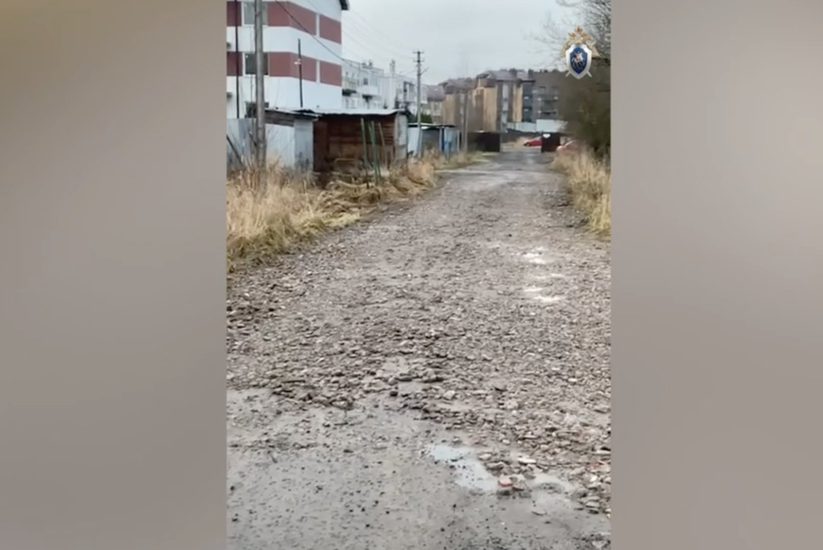 Удручающее состояние дорог в Заневке привело к уголовному делу - Местные жители давно сталкиваются с проблемами на дороге, ведущей к жилым домам на улице Ладожской.