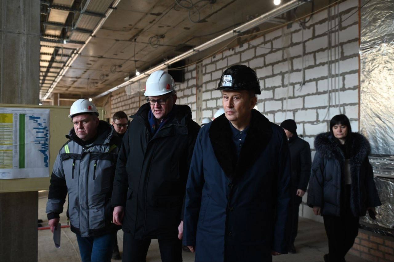 Александр Дрозденко проверил ход строительства школы в Новоселье - Школу в Новоселье на 825 мест возводят по международному соглашению белорусские коллеги.