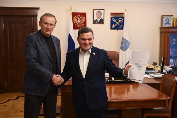 Александр Дрозденко и Сергей Перминов подвели итоги совместной работы за 2024 год и поделились планами на 2025 год - Темами рабочей встречи главы 47 региона и сенатора Совета Федерации от Ленобласти стали тиражировани
