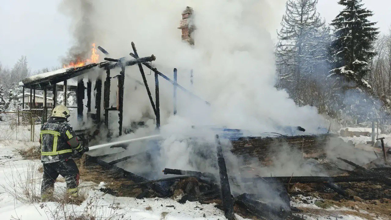 В Ленобласти произошло 14 пожаров за сутки - В ликвидации происшествий принимали участие 100 огнеборцев.