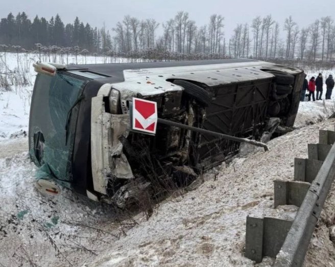 Глава СК РФ взял на контроль дело об аварии с пассажирским автобусом под Кингисеппом - Александр Бастрыкин запросил доклад о ходе расследования ДТП, в котором пострадали пять человек.