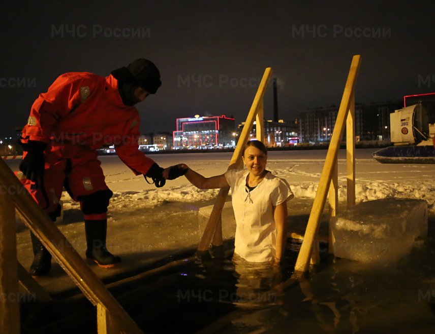В Петербурге оборудованы 17 купелей для крещенских купаний - Места для омовения расположены 10 районах города.