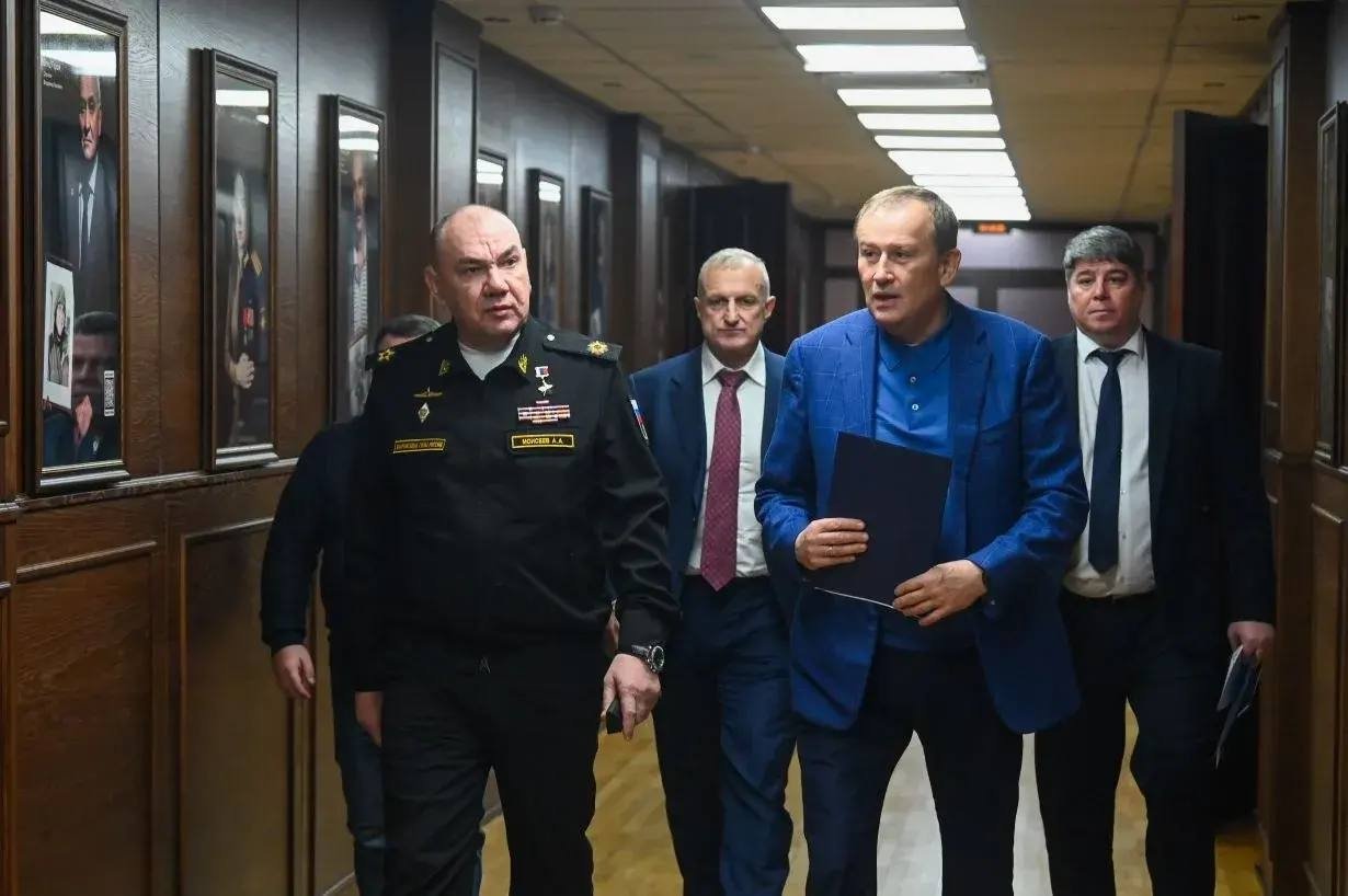 На берегу Свири в Лодейном Поле планируют создать музей первой верфи России - Сегодня, 30 января, глава Ленобласти Александр Дрозденко провел встречу с главнокомандующим ВМФ Росс