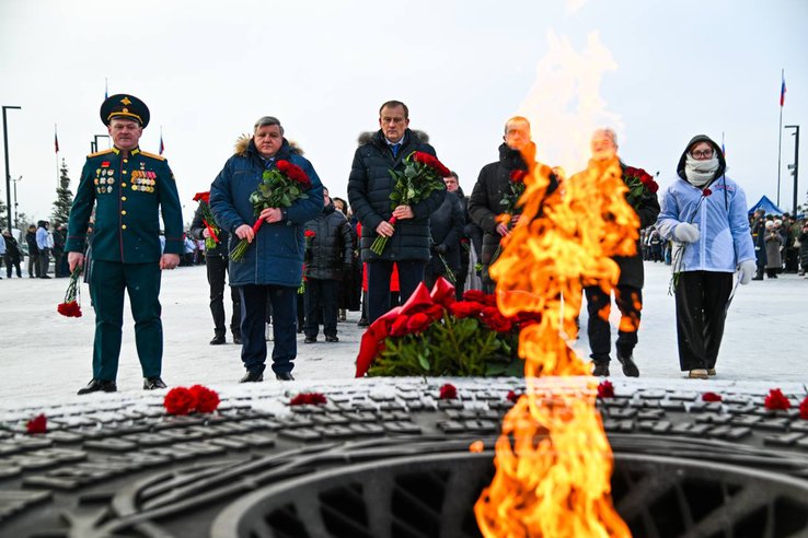 Александр Дрозденко возложил цветы к Вечному огню на вечную память - Сегодня, 27 января — День полного освобождения Ленинграда от фашистской блокады, губернатор Ленингра
