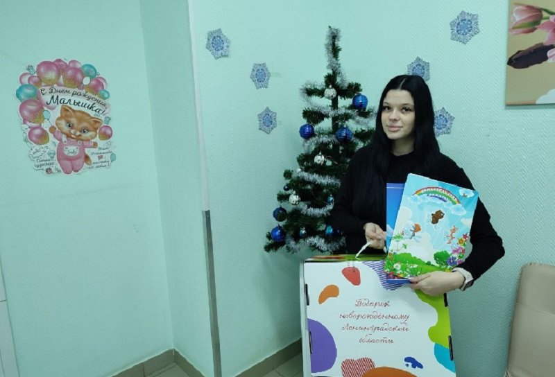 Девочка Маруся стала первой новорожденной в Сланцах в 2026 году - В Сланцах первой новорожденной, зарегистрированной в 2026 году в местном отделе ЗАГС, стала девочка 