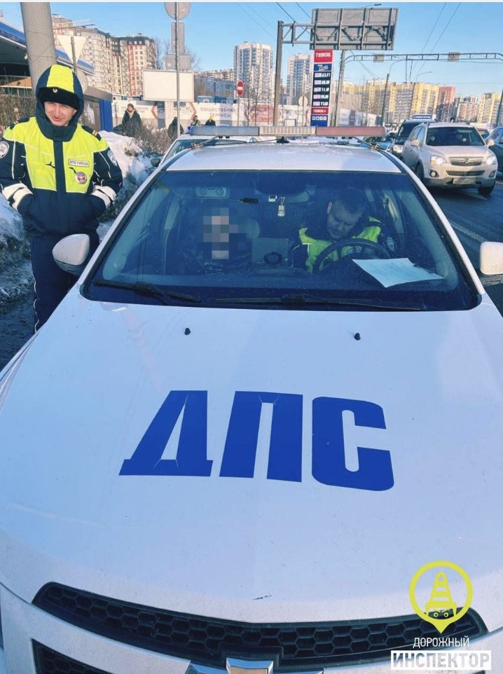 В Петербурге задержали угонщиков на чужом авто. Обоих ищет военная комендатура - Обоих, как выяснилось, ищет военная комендатура. Старший числится в базах как без вести пропавший.