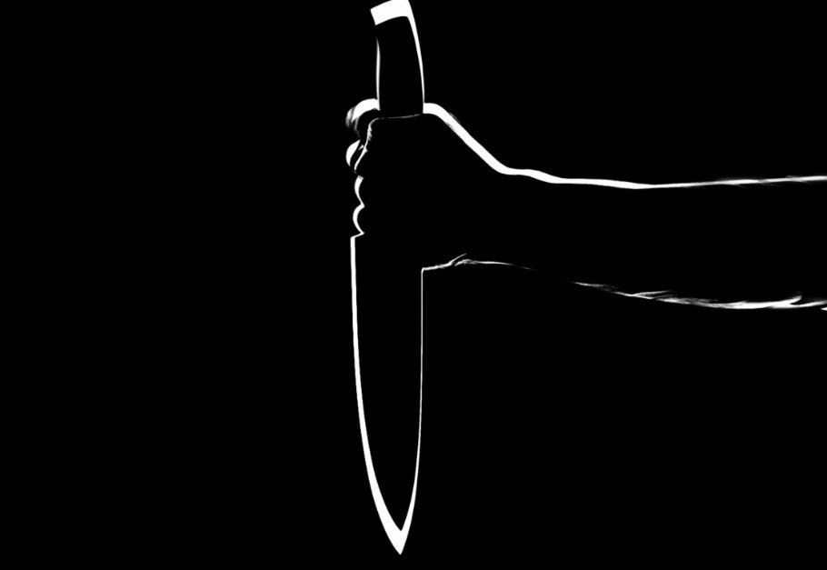 В Ленобласти 15-летний подросток убил собственного отца - Юноша набросился на отца с ножом в результате семейного конфликта. Мужчина погиб от полученного ране