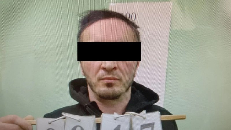 Подозреваемого в уличном грабеже на 450 тысяч рублей задержали в Кингисеппе - Золотую цепочку стоимостью 450 тысяч рублей похитили у рабочего при уличном грабеже в Кингисеппе.