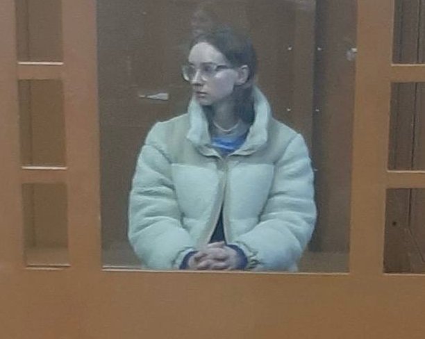 Устроившую поджог пункта сбора помощи для СВО в Петербурге отправили под арест - Против 24-летней девушки завели дело о теракте.