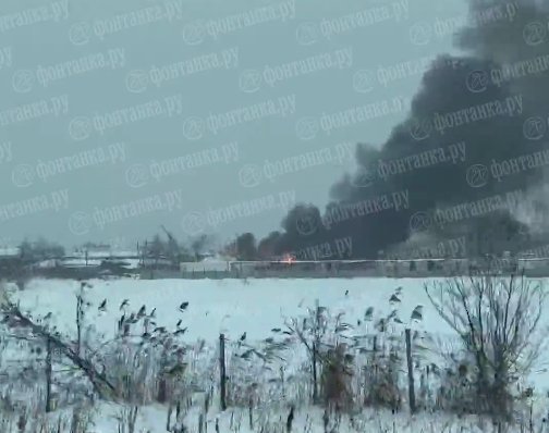 Ангар вспыхнул в промзоне Всеволожского района - На месте ЧП работают оперативные службы.