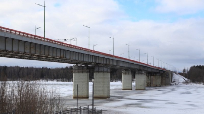 Основной этап ремонта Ладожского моста завершат до конца 2026 года - Продолжается плановый ремонт на Ладожском мосту через Неву. Ход работ проверили специалисты ФКУ Упрд