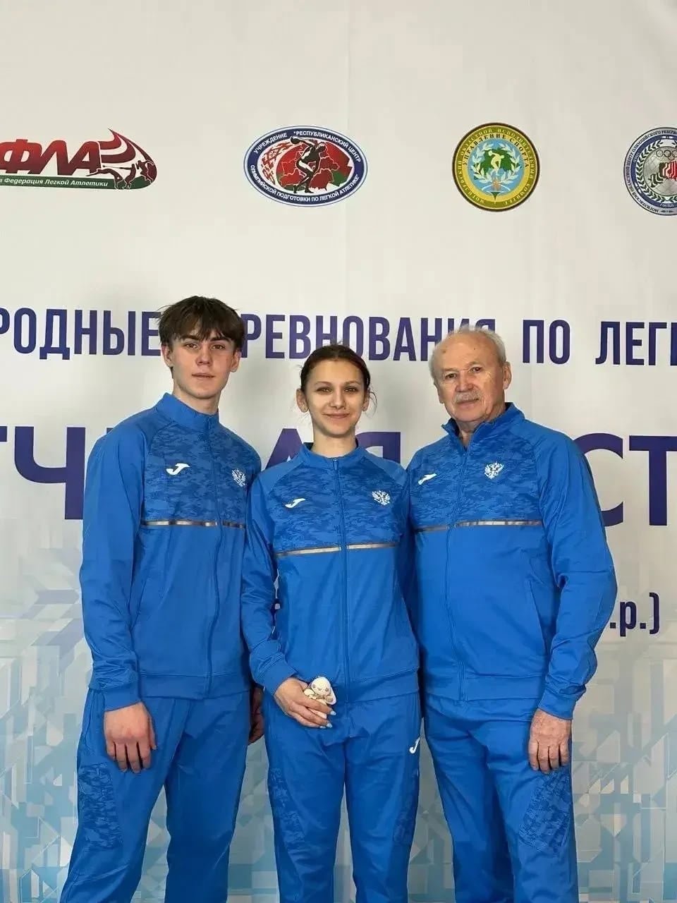 Легкоатлеты из Ленобласти одержали победу в международном матче между сборными России и Беларуси в Могилеве - Глава Ленобласти Александр Дрозденко поздравил областных легкоатлетов Анжелику Вересову и Андрея Фед