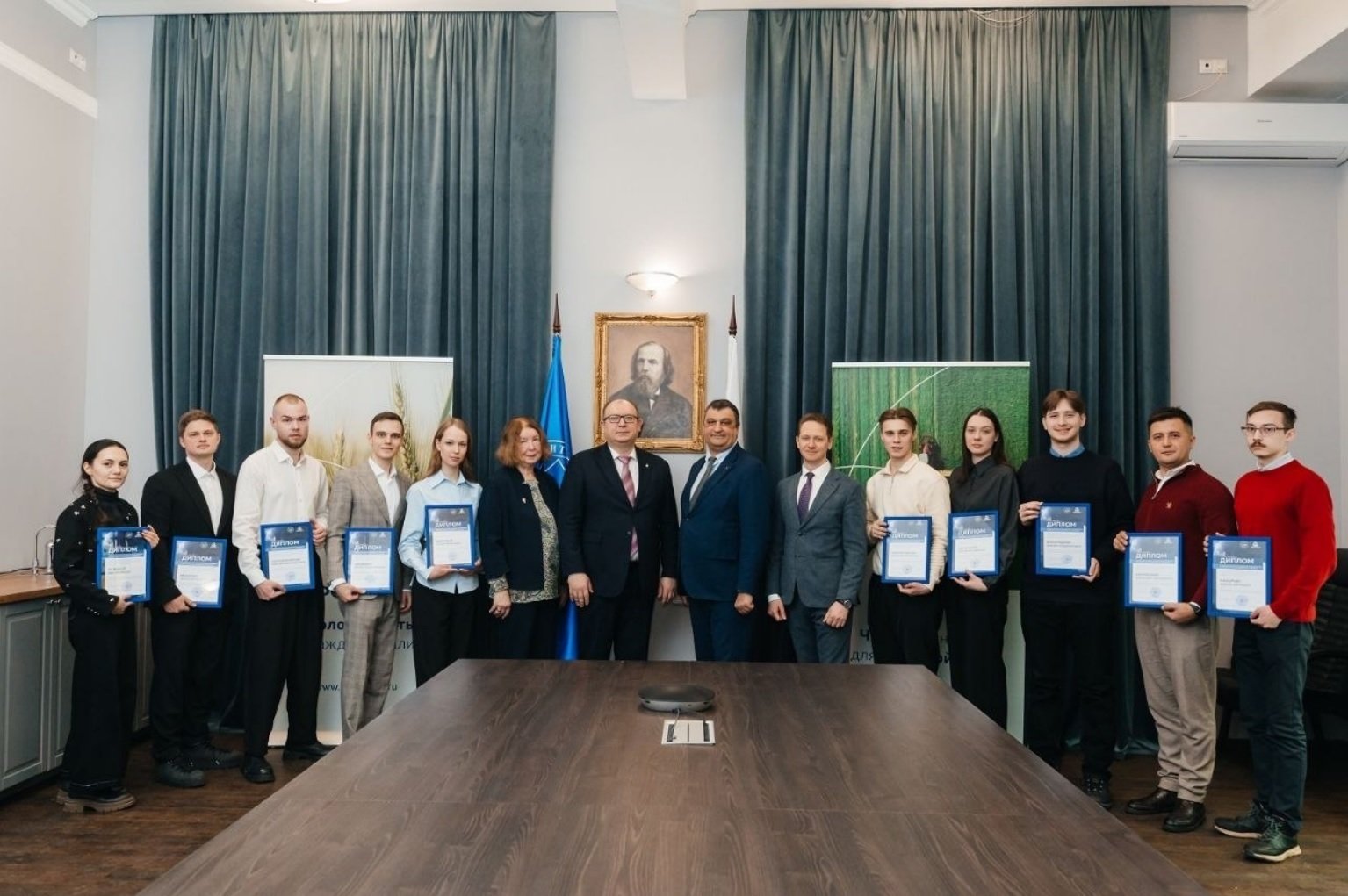 Главные агрохимики Ленобласти продолжат работу с вузами по программам развития кадрового резерва - На днях в Москве состоялось награждение победителей конкурса стипендий имени академика Н.П. Лавёрова