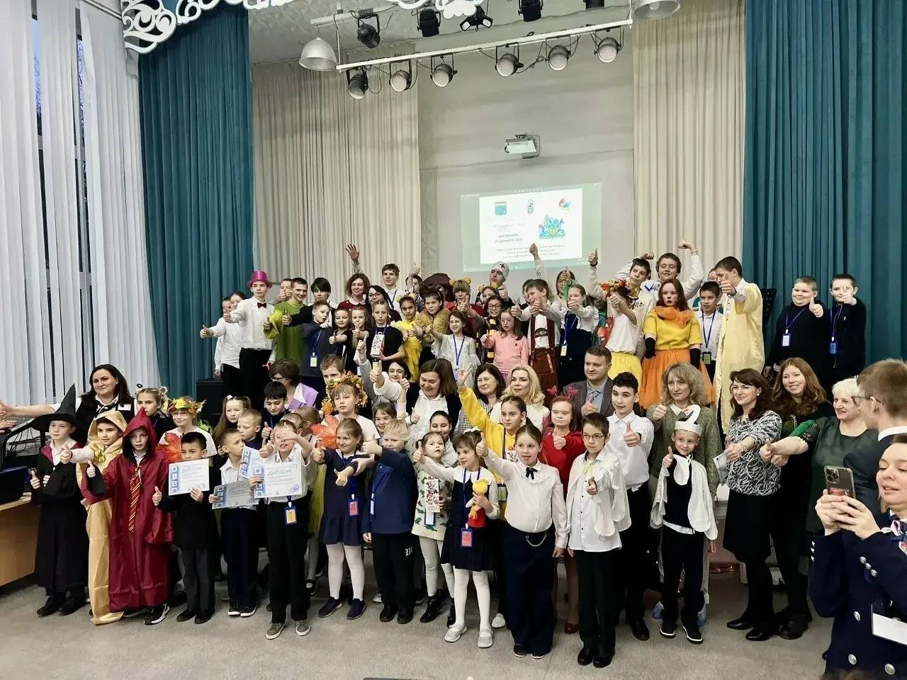 Российский Детский Фонд оказал помощь и поддержку 3,5 тысячам детей в Ленобласти в 2025 году - Итоги работы Фонда за 2025 год подвели на встрече вице-губернатора Александра Кялина с областным отд