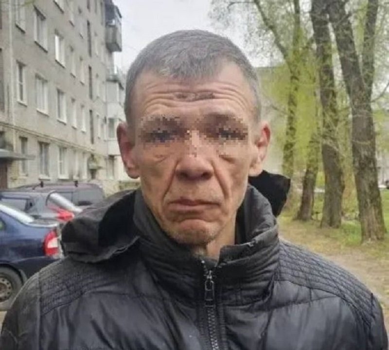 Золото и кожаные куртки вынесли из общежития в Волхове. Вор-рецидивист торговал украденным возле дома - Кражу вещей почти на 180 тыс. рублей раскрыли в Волхове после заявления 44-летнего мужчины, проживаю