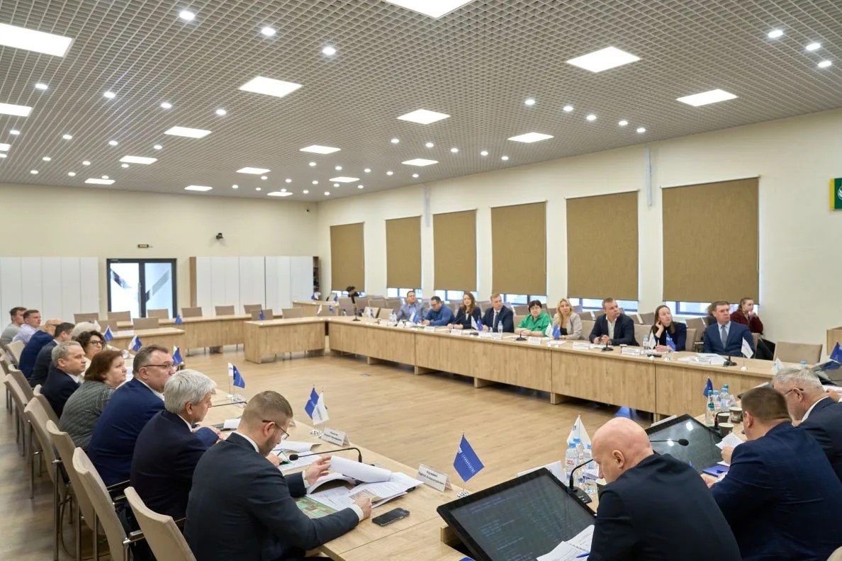Минсельхоз оценил подготовку к посевной в Ленобласти: темпы сева выросли в 2,5 раза - В Ленобласти прошло совещание под руководством директора Департамента растениеводства Министерства с