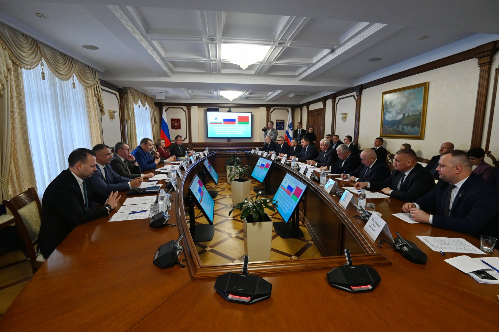 Ленобласть и Брестчина определили новые направления для сотрудничества - Накануне 30-летия подписания Договора об образовании Сообщества России и Беларуси глава Ленобласти А