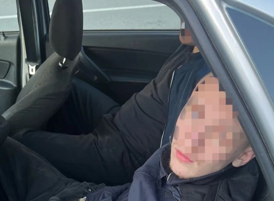 Петербуржец пытался разнять драку, а драчуны его избили и выстрелили ему в голову - Выстрелом в голову закончился конфликт с мужчиной возле сетевого бара на Владимирском проспекте в Са