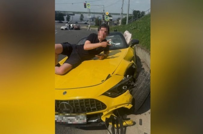 Нижегородского сына миллионера не стали арестовывать за пьяное ДТП - После аварии молодой человек отправился в бар, откуда записывал видео о своей безнаказанности. Суд и