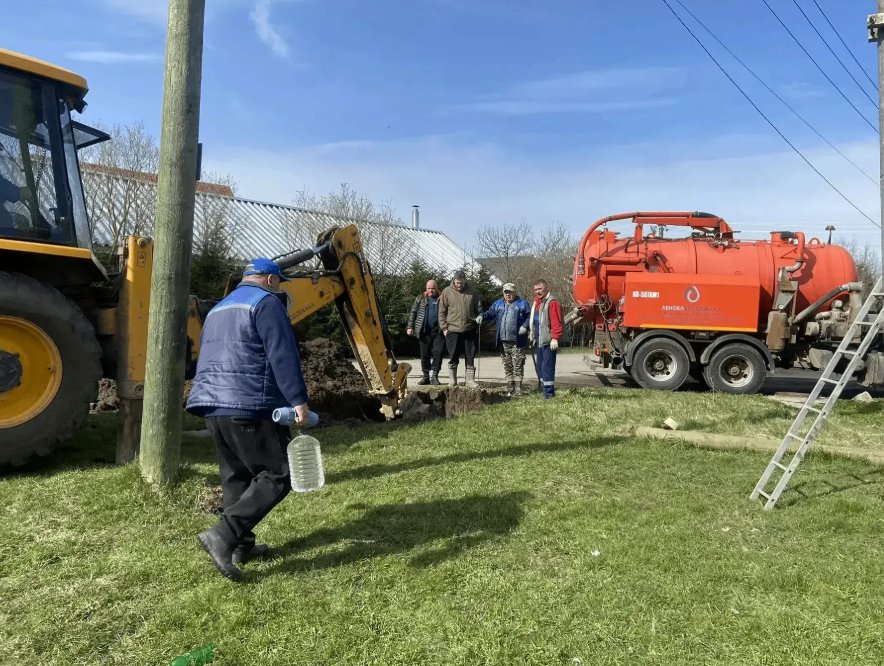 Более 60 аварий на коммуникациях устранили в Ленобласти за праздники - Прошедшие первые майские праздники у аварийных бригад были напряженными.