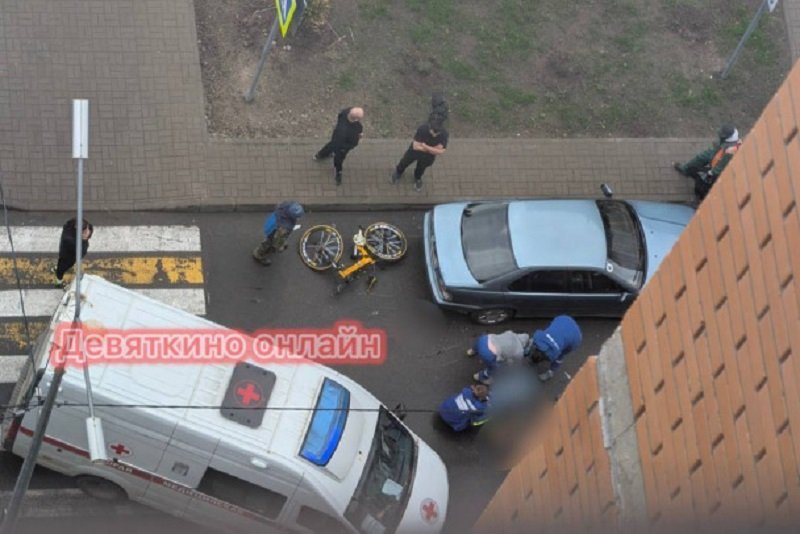 Велосипедиста насмерть сбили во Всеволожском районе - Велосипедист попал под колеса автомобиля у пешеходного перехода на Воронцовском бульваре, 17, в Мури