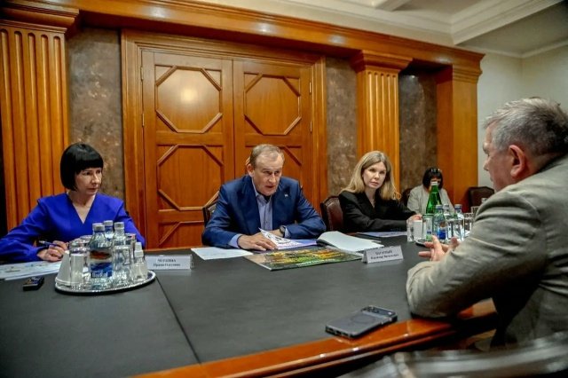 В Ленинградской области планируют построить завод по переработке отходов «под ноль» мощностью до 250 тысяч тонн в год - Глава Ленобласти Александр Дрозденко провёл рабочую встречу с представителем компании «ЭкоСити». Сто