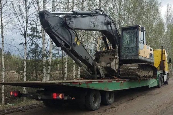 В поселке под Всеволожском пресечено незаконное обращение с отходами - экскаватор изъят - Сотрудники выехали на место после поступившего обращения.