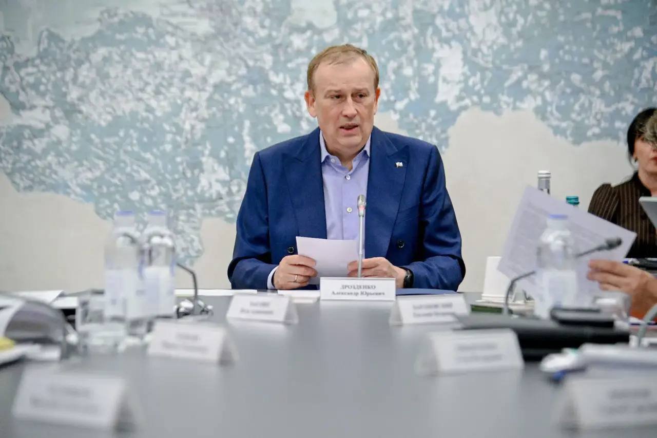 Губернатор Ленобласти поручил ускорить выдачу земельных участков многодетным семьям и другим льготным категориям - Губернатор поручил администрациям выполнить план КУГИ на 2026 год по предоставлению участков.
