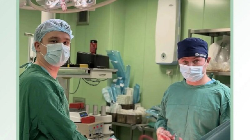 Сложную операцию по замене коленного сустава провели в ЛОКБ - Врачи Ленинградской областной клинической больницы провели сложное лечение пациенту с болью в правом