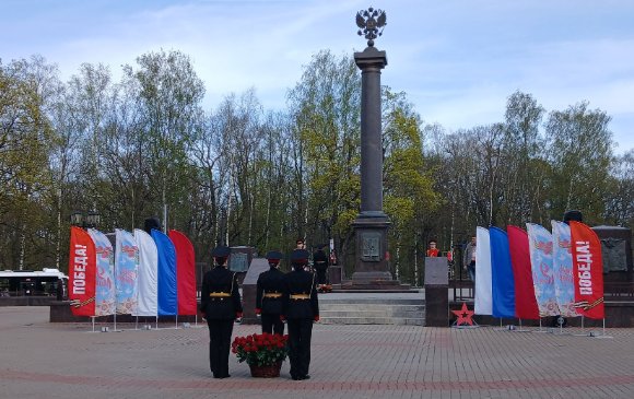 Гатчинский округ празднует День Победы - В субботу, 9 мая, Гатчинский округ проводит торжественные мероприятия, посвященные 81-й годовщине По