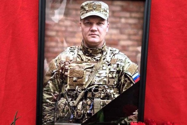 Тихвин проводил в последний путь бойца СВО Алексея Видякина - В районном центре под залпы почетного караула простились с военнослужащим, погибшим при исполнении в