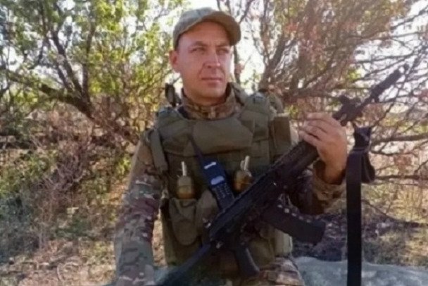 В Лодейном Поле простились с военнослужащим, погибшим в ходе СВО почти год назад - Денис Иванов погиб 14 июля 2025 года Ему было 42 года.