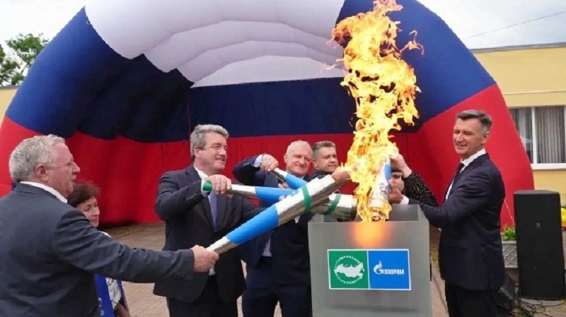 Газ провели в восемь деревень Сланцевского района - Сразу восемь распределительных газопроводов ввели в эксплуатацию 9 июня в Старопольском сельском пос