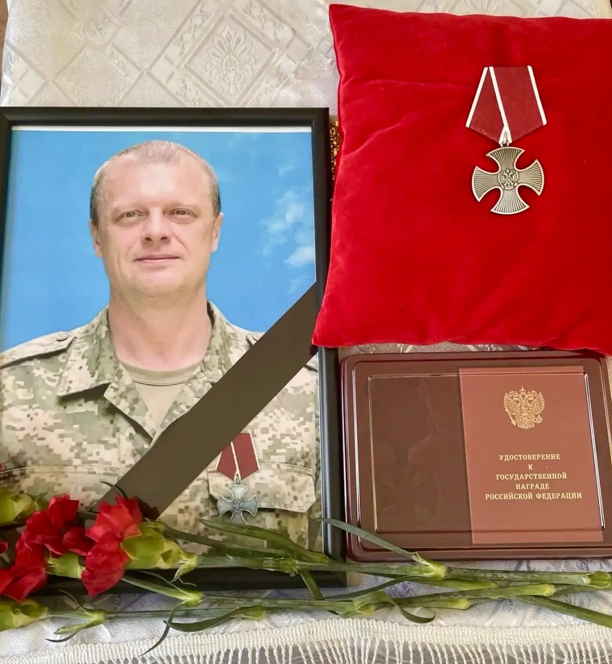 С тремя участниками спецоперации простились в Ленобласти - В Ленобласти 2 июня простились с тремя участниками специальной военной операции Георгием Жекю из При