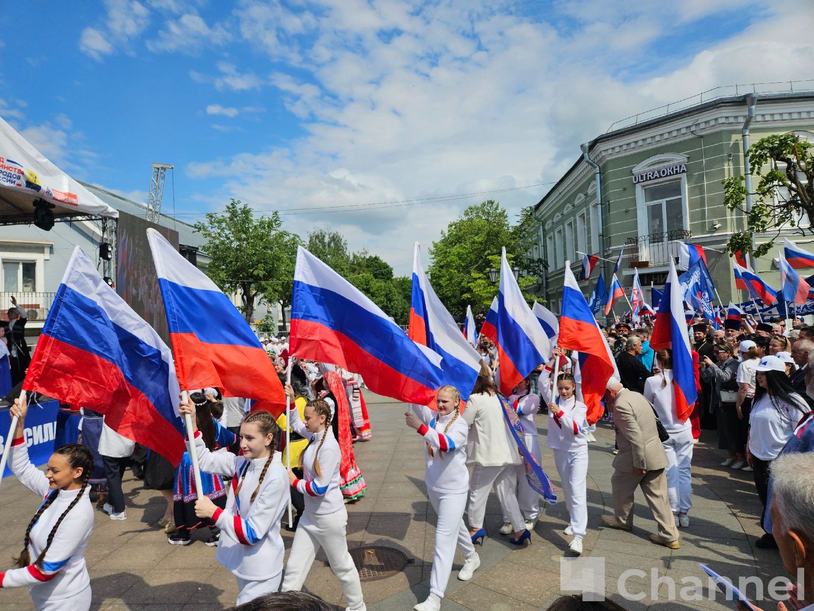 Ленобласть отмечает День России концертами и народными гуляниями - Сегодня в нашей стране отмечают главный государственный праздник — День России, По традиции, по всей