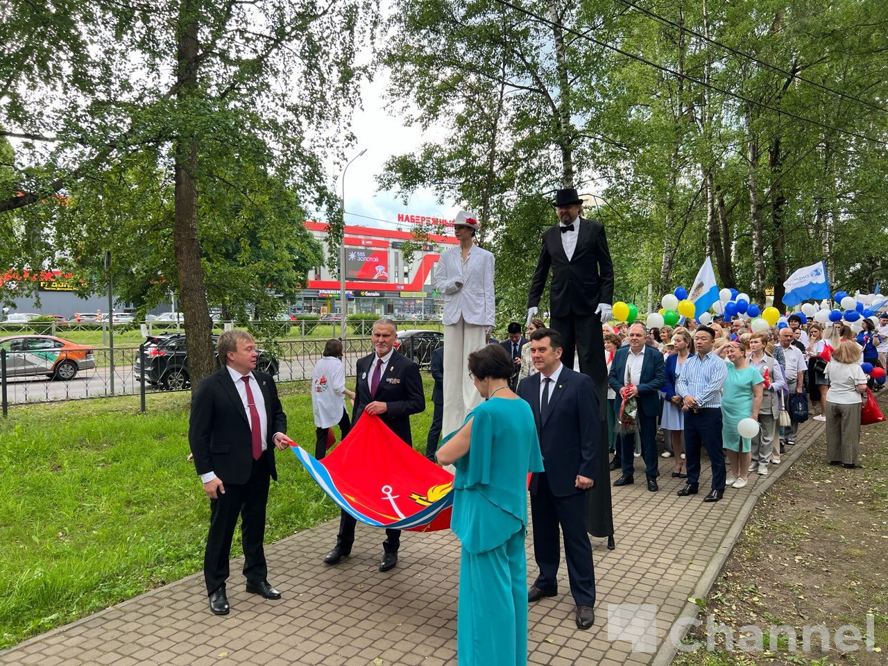 Ленобласть отмечает День России концертами и народными гуляниями - Сегодня в нашей стране отмечают главный государственный праздник — День России, По традиции, по всей