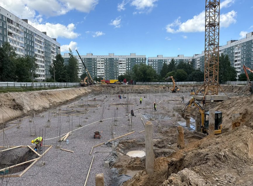 Новая школа на 1120 мест появится в Новом Девяткино - Ход работ на объекте проверил председатель комитета по строительству Ленинградской области.