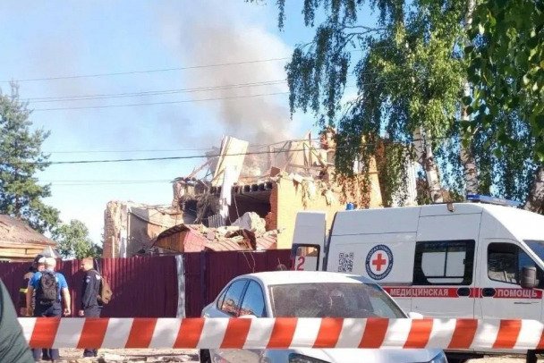 Шестимесячный ребенок погиб в Подмосковье во время атаки БПЛА - Губернатор пообещал оказать семье всю необходимую помощь.