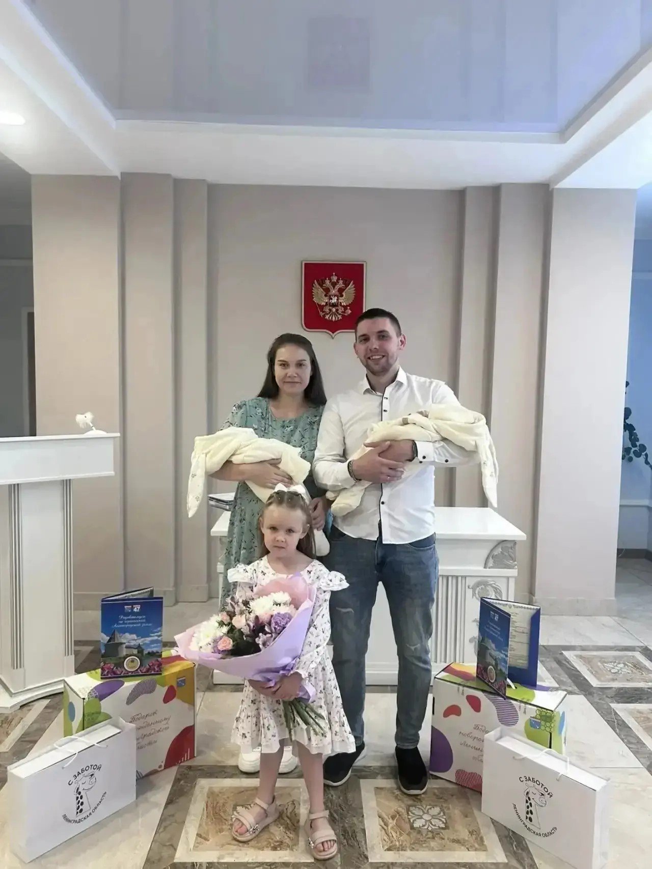С начала 2026 года в Ленинградской области родились 46 пар двойняшек - В Ленинградской области с начала 2026 года зарегистрировано 46 пар двойняшек.