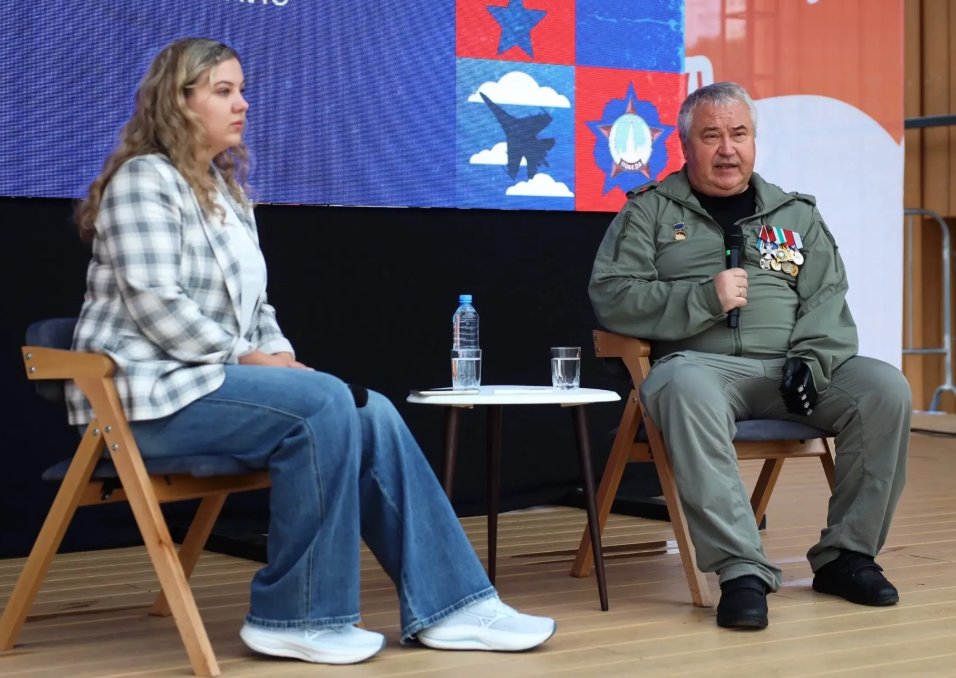 Военкор НТВ Алексей Ивлиев посетил Ленинградскую область для участия в молодежном фестивале - Известный журналист посетил Молодежный многожанровый творческий фестиваль в качестве спикера.